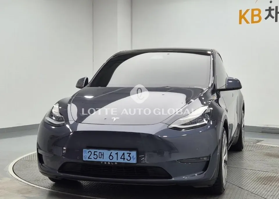 2021 Tesla Model Y, VIN 5YJYGDEE7MF174570