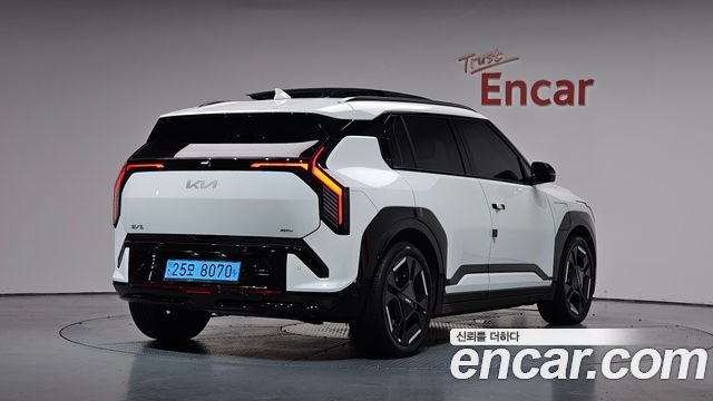 2025 Kia EV3, VIN KNAFE81AFSS032496