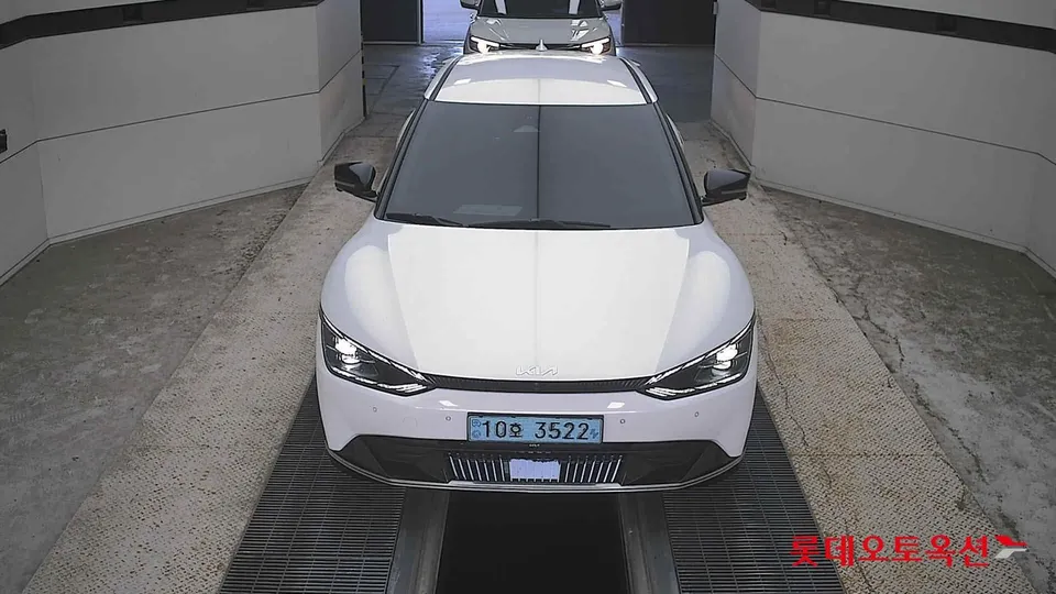 2022 Kia EV6, VIN KNAC381AFNA060645