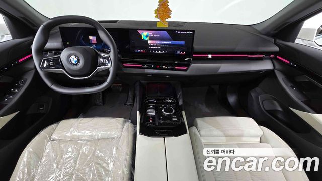 2024 BMW 5-Series, VIN WBA21FJ09RCR33878