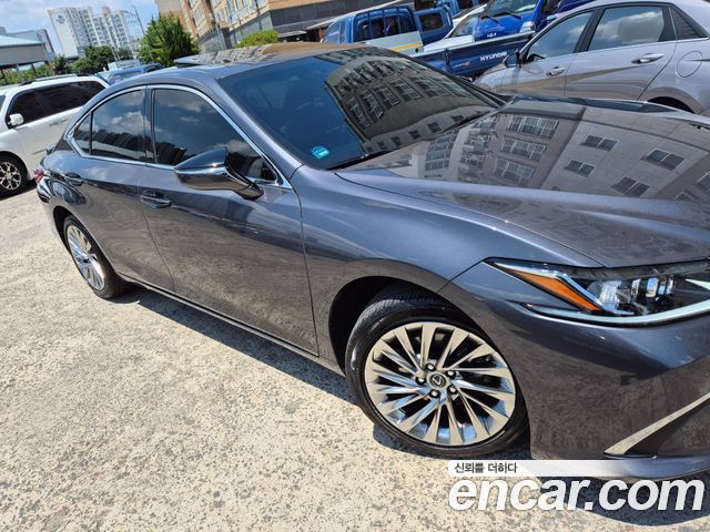 2023 Lexus ES, VIN JTHBA1C17P2014703