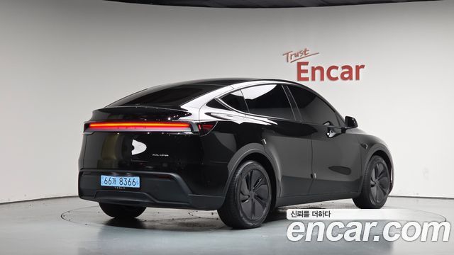 2025 Tesla Model Y, VIN LRWYGCEK3SC199988