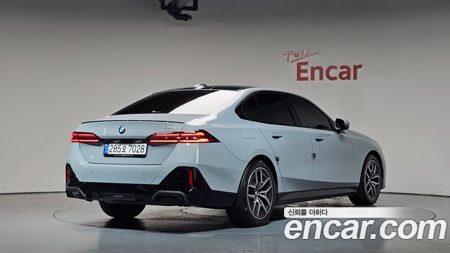 2025 BMW 5-Series, VIN WBA21FJ04SCT27152