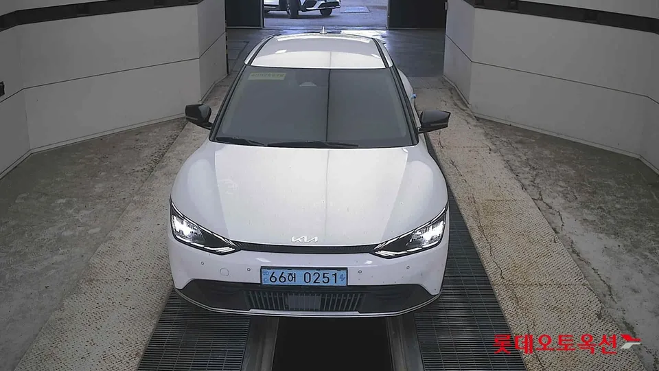 2023 Kia EV6, VIN KNAC281AFPA611028