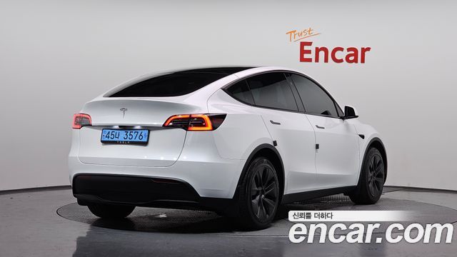 2024 Tesla Model Y, VIN LRWYGCFS3RC809171