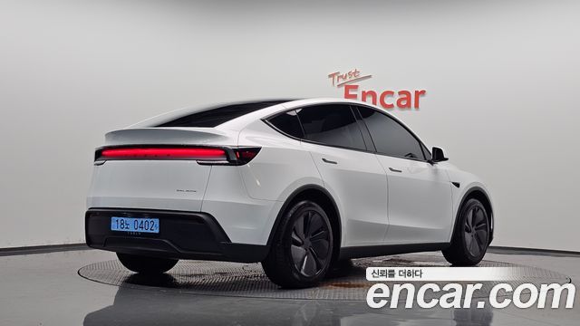 2026 Tesla Model Y, VIN LRWYGCEK1TC527524