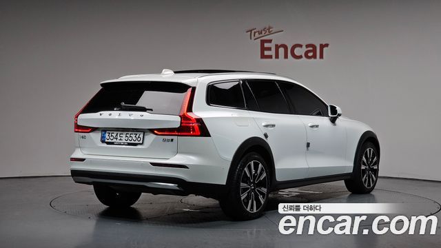 2025 Volvo V60, VIN YV1ZZL123S2145193