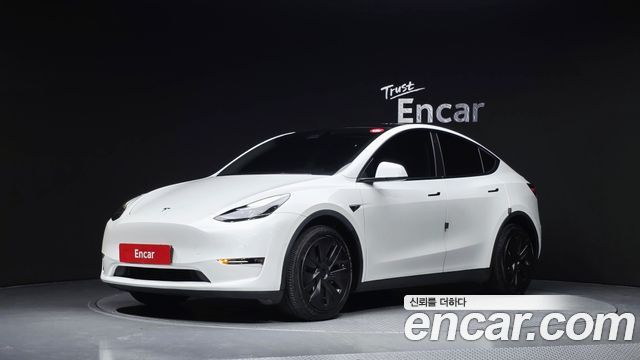 2022 Tesla Model Y, VIN 7SAYGDEE8NF415203