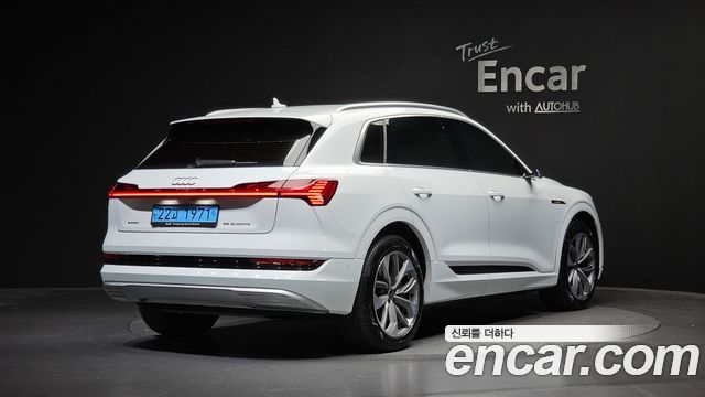 2022 Audi e-tron, VIN WAUZZZGE8NB027538