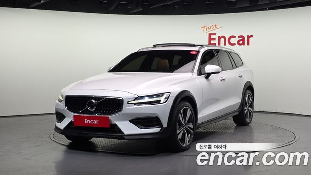 2021 Volvo V60, VIN YV1ZZL12CM1066638