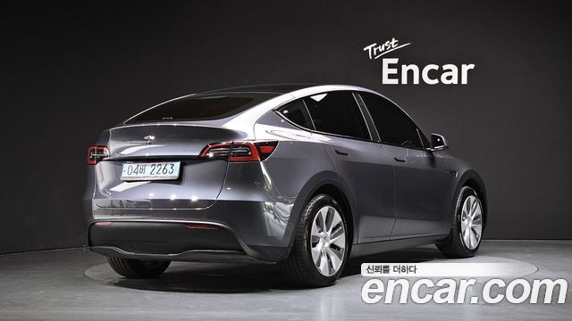 2024 Tesla Model Y, VIN LRWYGCFS5RC428163