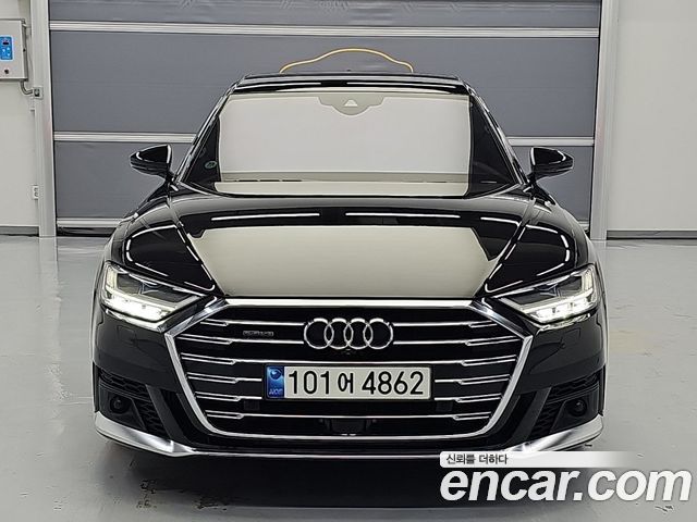 2021 Audi A8, VIN WAUZZZF8XMN002147