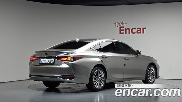 2025 Lexus ES, VIN JTHBA1C12S2027464