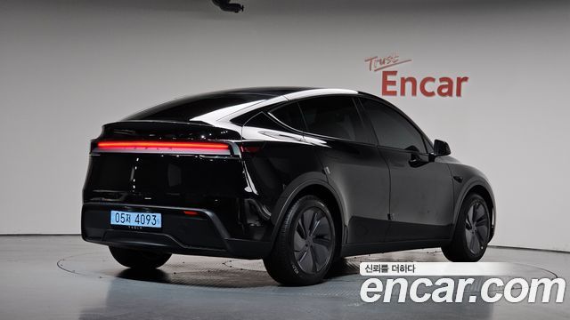 2025 Tesla Model Y, VIN LRWYGCFJ3SC342430