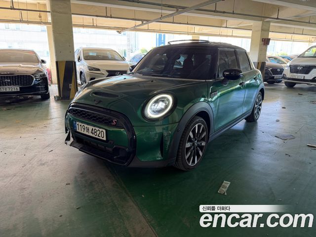 2023 Mini Cooper, VIN WMW61DK04P2S85986