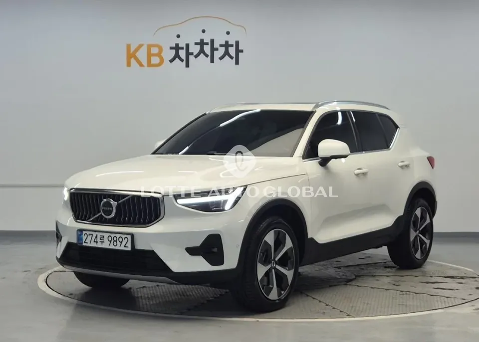 2025 Volvo XC40, VIN YV1XZK920S2520561