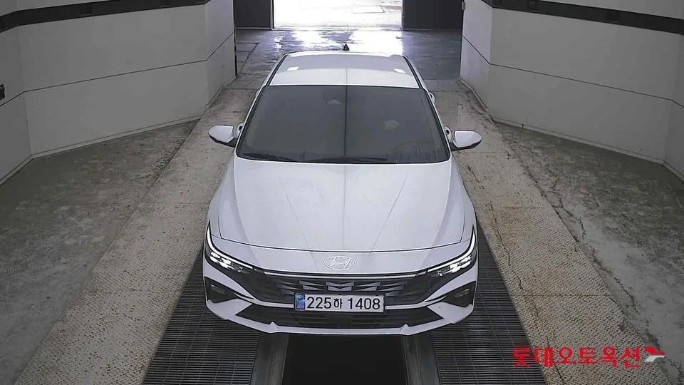 2025 Hyundai Avante, VIN KMHLN41EESU949398