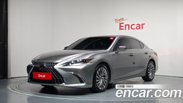 2024 Lexus ES, VIN JTHBA1C12R2019858