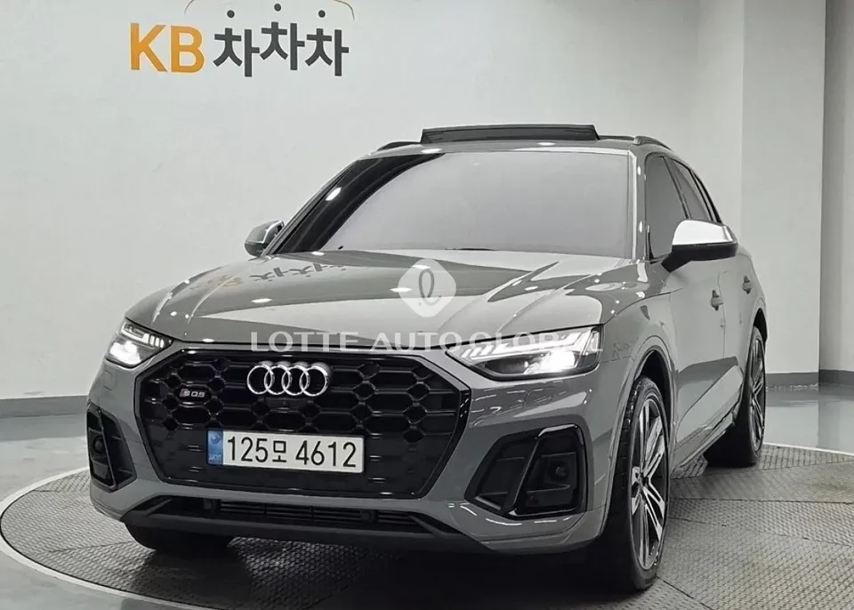2021 Audi SQ5, VIN WAUZZZFY1M2107144