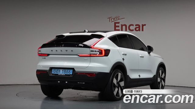 2023 Volvo C40, VIN YV1XKEDA8P2044989