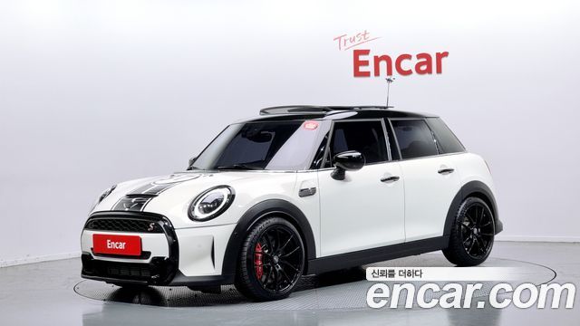 2022 Mini Cooper, VIN WMW61DK05N2R98862