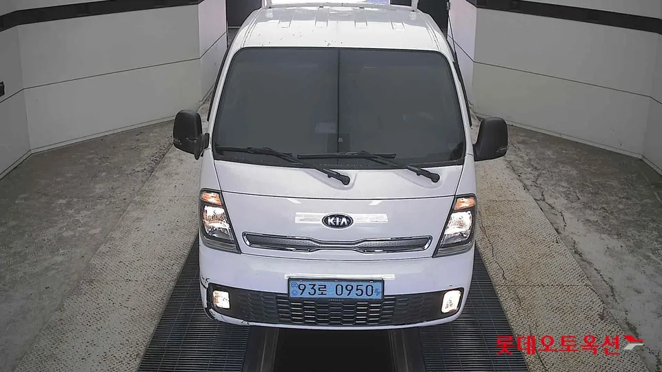 2020 Kia Bongo, VIN KNCSJZ7NFLK000656