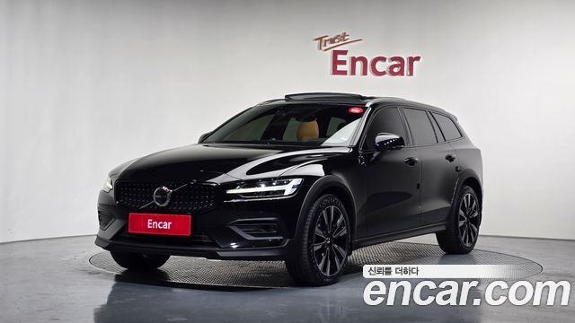 2023 Volvo V60, VIN YV1ZZL125P1108448