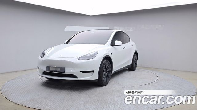 2024 Tesla Model Y, VIN LRWYGCFS8RC505883