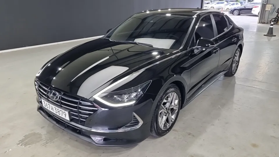 2021 Hyundai Sonata, VIN KMHL141EBMA136083