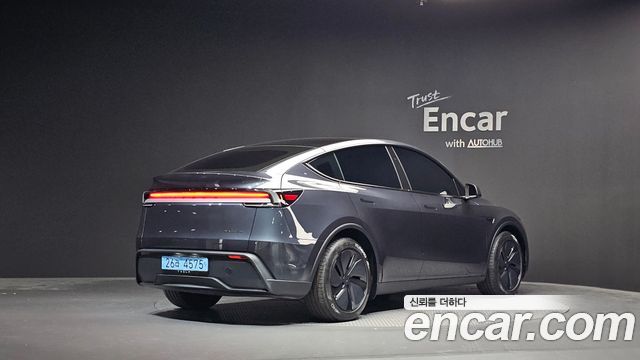 2026 Tesla Model Y, VIN LRWYGCEK4TC790557