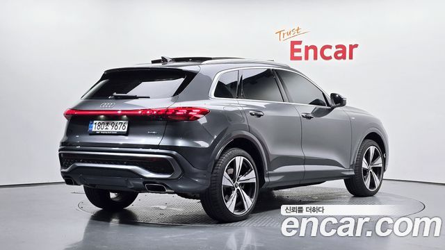 2025 Audi Q5, VIN WAUZZZGUXS2097982