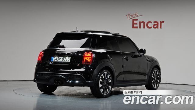 2022 Mini Cooper, VIN WMW61DH02N2R79922