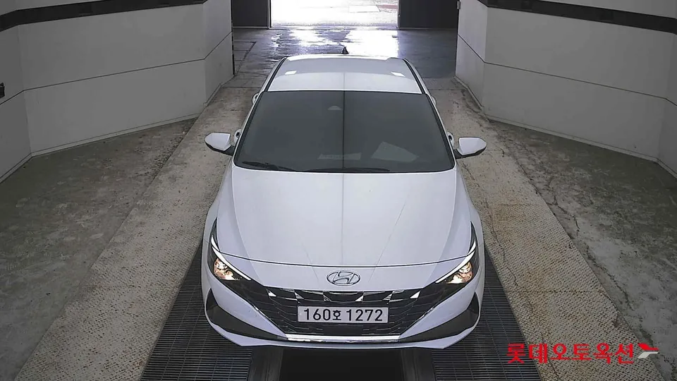 2022 Hyundai Avante, VIN KMHLM41EENU252537