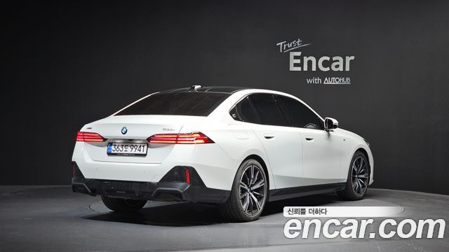 2025 BMW 5-Series, VIN WBA51FJ00SCV78411