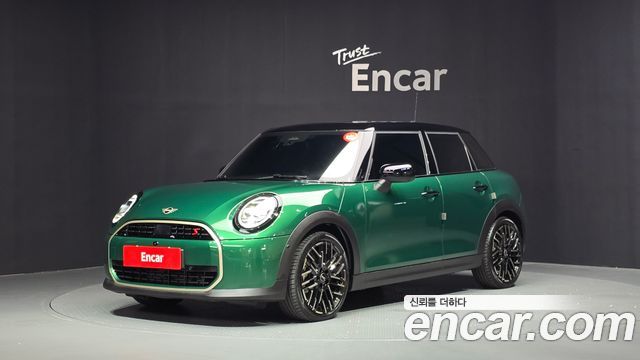 2025 Mini Cooper, VIN WMW51GD06S2W61591
