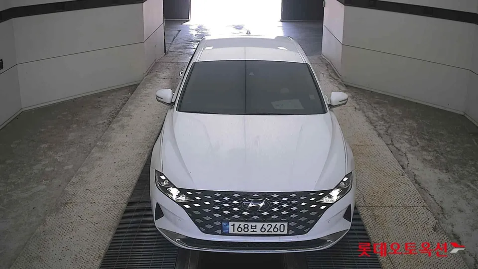 2021 Hyundai Grandeur, VIN KMHF241DBMA438143