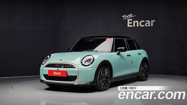 2025 Mini Cooper, VIN WMW51GD07S2X01676