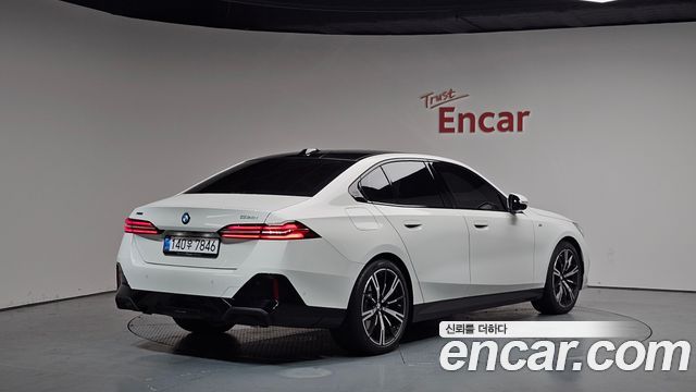 2025 BMW 5-Series, VIN WBA51FJ09SCU41290