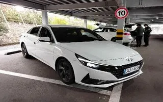 2022 Hyundai Avante, VIN KMHLR41EENU304231