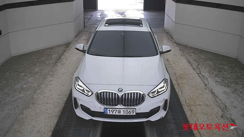 2022 BMW 1-Series, VIN WBA7L7103N7K77394