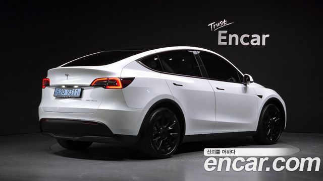 2021 Tesla Model Y, VIN 5YJYGDEE1MF175567