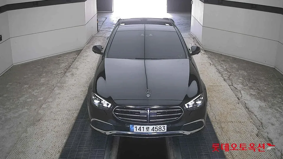 2021 Mercedes-Benz E-Class, VIN W1KZF5KB4MA987743