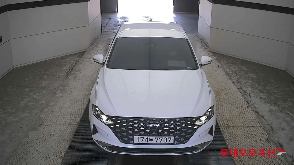 2022 Hyundai Grandeur, VIN KMHF141DBNA500105