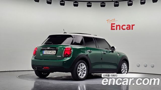2021 Mini Cooper, VIN WMWXV710XM2N40552