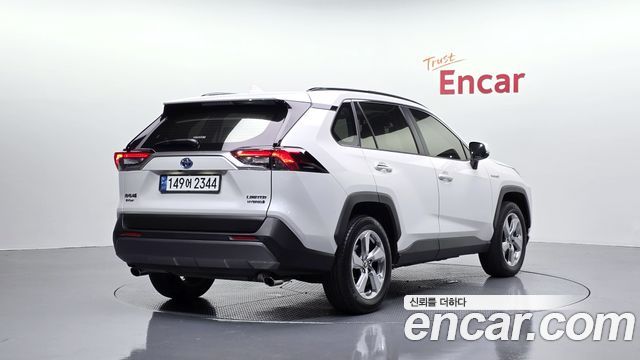 2021 Toyota RAV4, VIN JTMDWRFV9MD110745