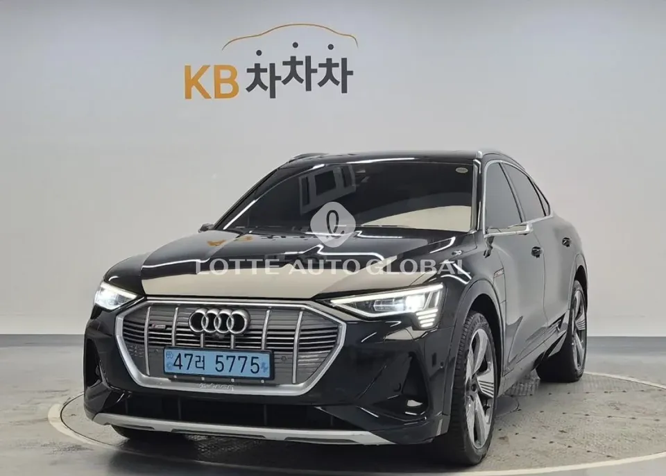 2022 Audi e-tron, VIN WAUZZZGE0NB004156