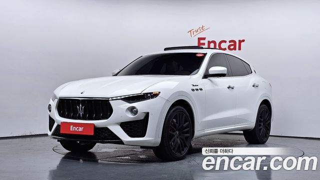 2022 Maserati Levante, VIN ZN661XUG0NX385841