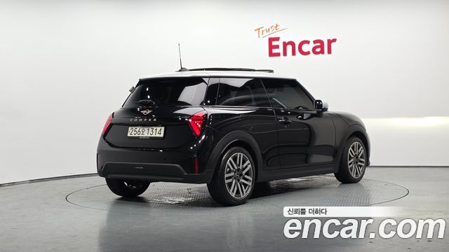 2025 Mini Cooper, VIN WMW81GD03S2W38007