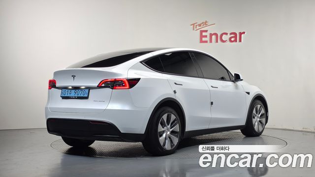 2022 Tesla Model Y, VIN 7SAYGDEE0NF566732