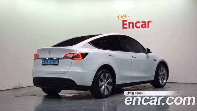 2024 Tesla Model Y, VIN LRWYGCFS2RC159510